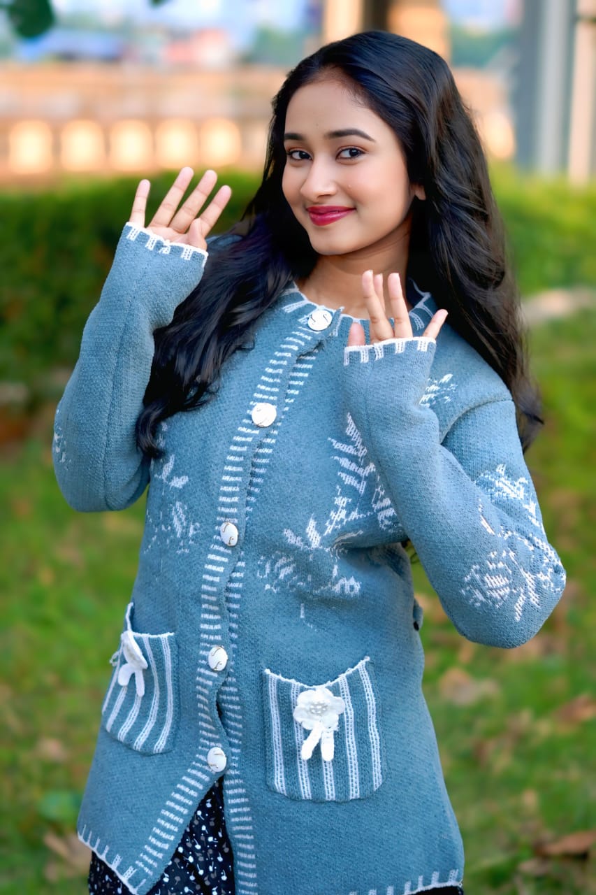 WhatsApp Image 2025-11-11 at 6.33.56 PM (1) Winter Sweater Dip Ash - Image 1